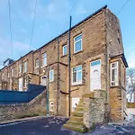Private Basement Home In Bradford With Wifi And Parking Sleeps 2 By Purestay