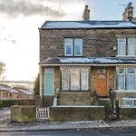 Private Basement Home In Bradford With Wifi And Parking Sleeps 2 By Purestay