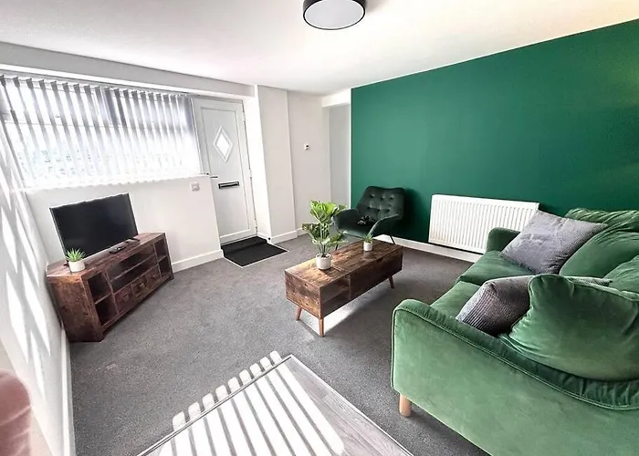 Private Basement Home In Bradford With Wifi And Parking Sleeps 2 By Purestay