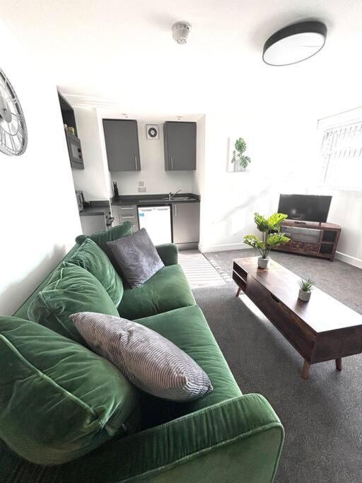 Private Basement In Bradford With Wifi And Parking Sleeps 2 By Purestay *