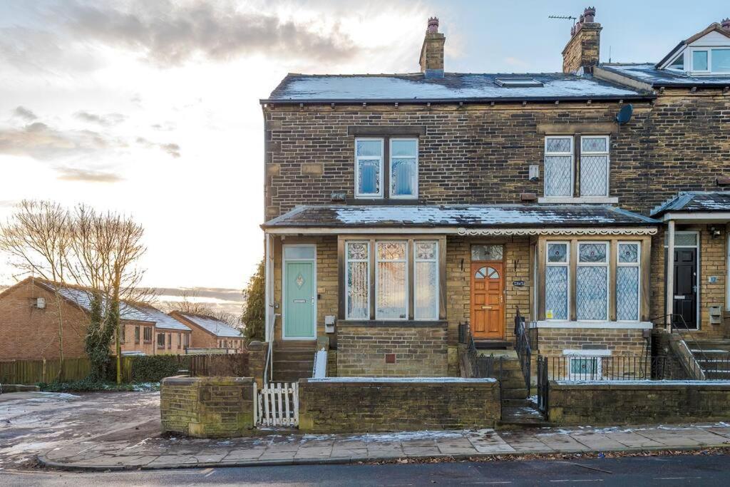 Private Basement In Bradford With Wifi And Parking Sleeps 2 By Purestay *