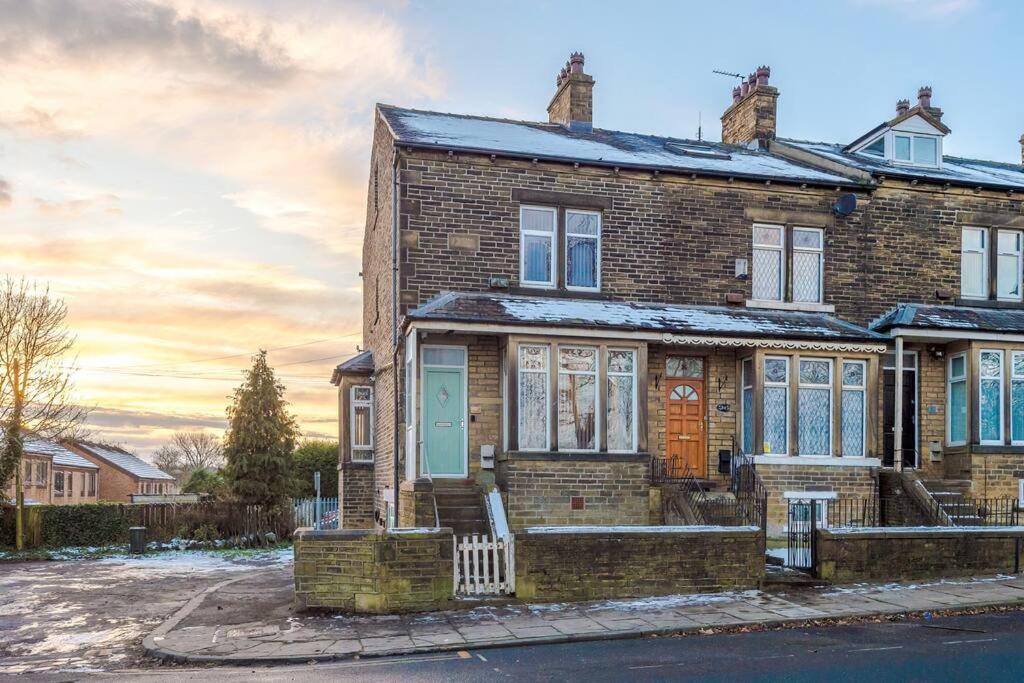 Private Basement In Bradford With Wifi And Parking Sleeps 2 By Purestay